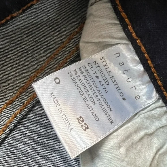 Jeans - Picture 2 of 4